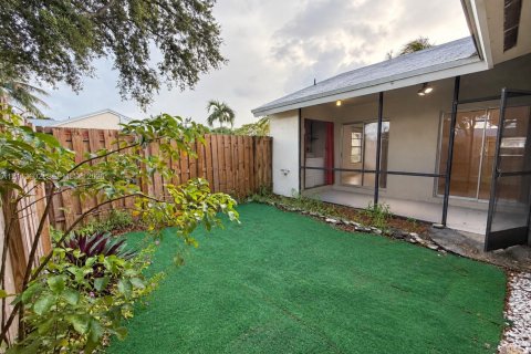Copropriété à louer à Miami, Floride: 2 chambres, 85.1 m2 № 2434097 - photo 10
