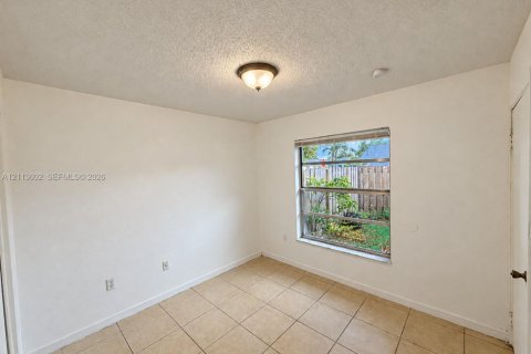Copropriété à louer à Miami, Floride: 2 chambres, 85.1 m2 № 2434097 - photo 14