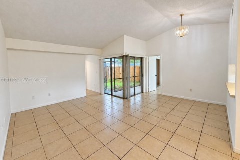 Copropriété à louer à Miami, Floride: 2 chambres, 85.1 m2 № 2434097 - photo 3