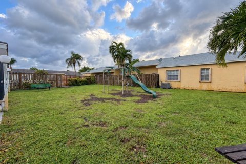 Copropriété à louer à Miami, Floride: 2 chambres, 85.1 m2 № 2434097 - photo 17