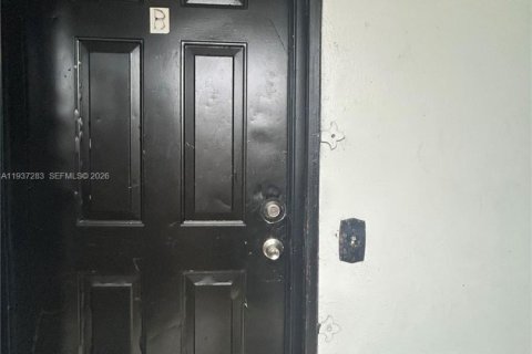 Apartamento en alquiler en Miami, Florida, 2 dormitorios, 194.17 m2 № 2054988 - foto 16