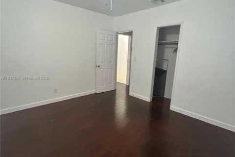 Apartamento en alquiler en Miami, Florida, 2 dormitorios, 194.17 m2 № 2054988 - foto 11