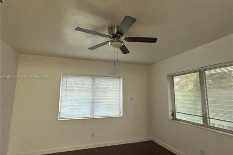 Apartamento en alquiler en Miami, Florida, 2 dormitorios, 194.17 m2 № 2054988 - foto 6