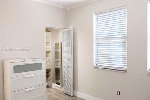 House in Doral, Florida 3 bedrooms, 163.51 sq.m. № 1986399 - photo 17