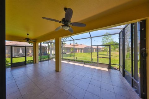 House in Apollo Beach, Florida 2 bedrooms, 179.58 sq.m. № 1631949 - photo 5
