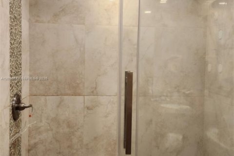 Copropriété à vendre à Coral Springs, Floride: 3 chambres, 108.32 m2 № 2385224 - photo 2