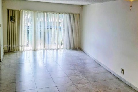 Copropriété à vendre à Coral Springs, Floride: 3 chambres, 108.32 m2 № 2385224 - photo 12