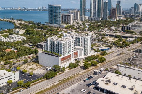 Apartment in Miami, Florida 2 bedrooms № 2012808 - photo 14