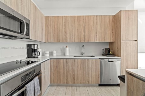 Apartment in Miami, Florida 2 bedrooms № 2012808 - photo 22