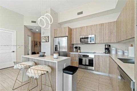 Apartment in Miami, Florida 2 bedrooms № 2012808 - photo 20