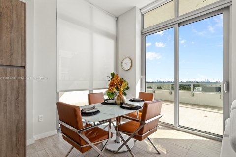 Apartment in Miami, Florida 2 bedrooms № 2012808 - photo 25