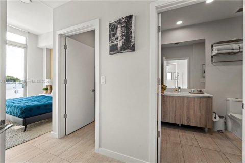 Apartment in Miami, Florida 2 bedrooms № 2012808 - photo 30