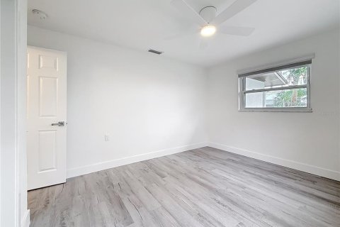 House in Saint Petersburg, Florida 2 bedrooms, 141.03 sq.m. № 1761273 - photo 29