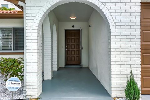 House in Saint Petersburg, Florida 2 bedrooms, 141.03 sq.m. № 1761273 - photo 8