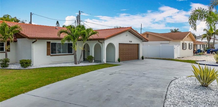 Villa ou maison à Saint Petersburg, Floride 2 chambres, 141.03 m2 № 1761273