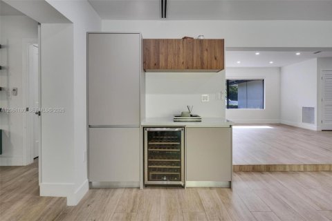 Casa en venta en Miami Shores, Florida, 3 dormitorios, 246.47 m2 № 2173930 - foto 18