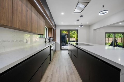 Casa en venta en Miami Shores, Florida, 3 dormitorios, 246.47 m2 № 2173930 - foto 8