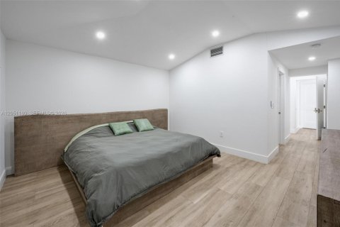 Casa en venta en Miami Shores, Florida, 3 dormitorios, 246.47 m2 № 2173930 - foto 20