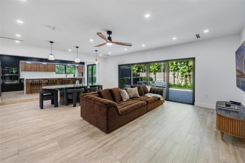 Casa en venta en Miami Shores, Florida, 3 dormitorios, 246.47 m2 № 2173930 - foto 4