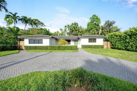 Casa en Miami Shores, Florida 3 dormitorios, 246.47 m2 № 2173930