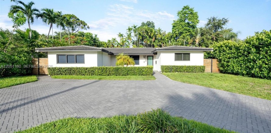 Casa en Miami Shores, Florida 3 dormitorios, 246.47 m2 № 2173930