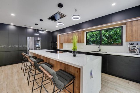 Casa en venta en Miami Shores, Florida, 3 dormitorios, 246.47 m2 № 2173930 - foto 11