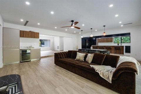 Casa en venta en Miami Shores, Florida, 3 dormitorios, 246.47 m2 № 2173930 - foto 6