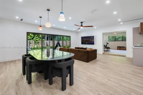 Casa en venta en Miami Shores, Florida, 3 dormitorios, 246.47 m2 № 2173930 - foto 15