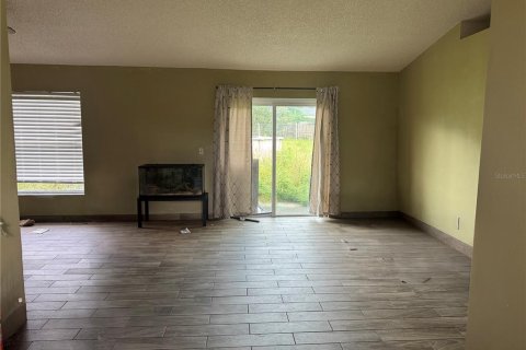 Villa ou maison à vendre à Apopka, Floride: 4 chambres, 165.92 m2 № 2406339 - photo 4