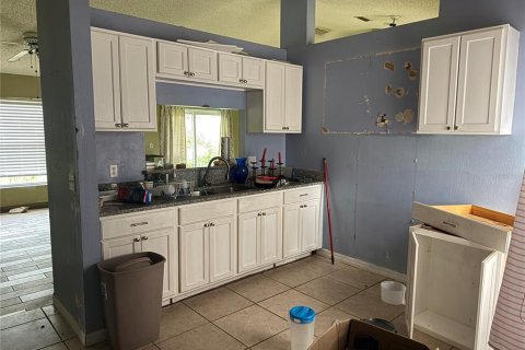 Villa ou maison à vendre à Apopka, Floride: 4 chambres, 165.92 m2 № 2406339 - photo 6