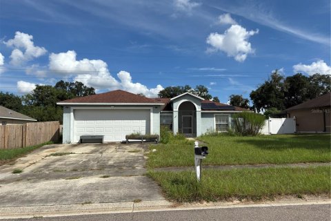 Villa ou maison à vendre à Apopka, Floride: 4 chambres, 165.92 m2 № 2406339 - photo 2