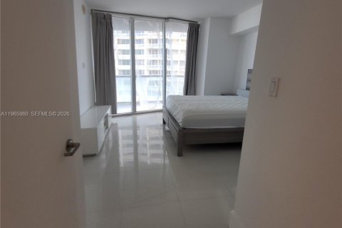 Condominio en alquiler en Miami, Florida, 2 dormitorios, 108.42 m2 № 2029098 - foto 5