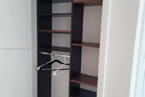 Condominio en alquiler en Miami, Florida, 2 dormitorios, 108.42 m2 № 2029098 - foto 22