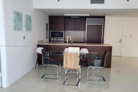 Condominio en alquiler en Miami, Florida, 2 dormitorios, 108.42 m2 № 2029098 - foto 8
