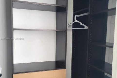 Condominio en alquiler en Miami, Florida, 2 dormitorios, 108.42 m2 № 2029098 - foto 21