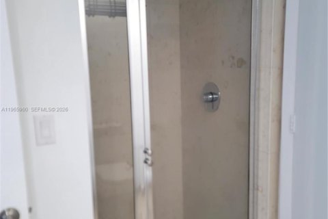 Condominio en alquiler en Miami, Florida, 2 dormitorios, 108.42 m2 № 2029098 - foto 13