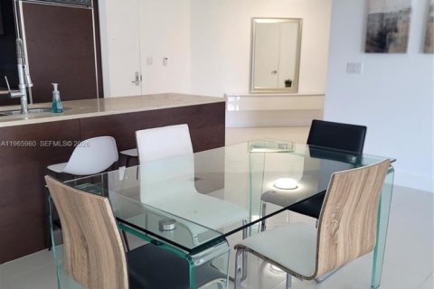Condominio en alquiler en Miami, Florida, 2 dormitorios, 108.42 m2 № 2029098 - foto 9