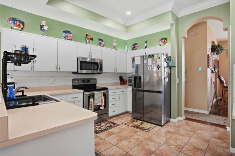 House in Spring Hill, Florida 4 bedrooms, 214.88 sq.m. № 2395592 - photo 9
