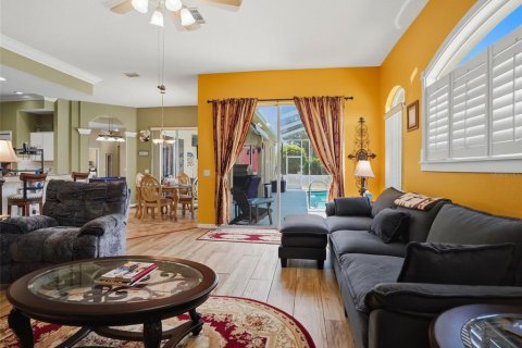 House in Spring Hill, Florida 4 bedrooms, 214.88 sq.m. № 2395592 - photo 6
