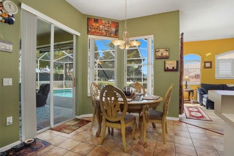House in Spring Hill, Florida 4 bedrooms, 214.88 sq.m. № 2395592 - photo 15