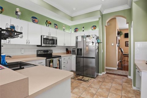 House in Spring Hill, Florida 4 bedrooms, 214.88 sq.m. № 2395592 - photo 8