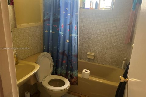 Casa en venta en Miami, Florida, 3 dormitorios № 1820234 - foto 18