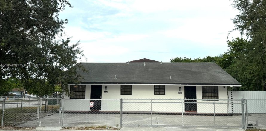 Villa ou maison à Miami, Floride 2 chambres, 183.95 m2 № 1874934