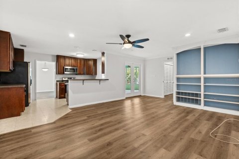House in Winter Park, Florida 4 bedrooms, 192.87 sq.m. № 1817370 - photo 15