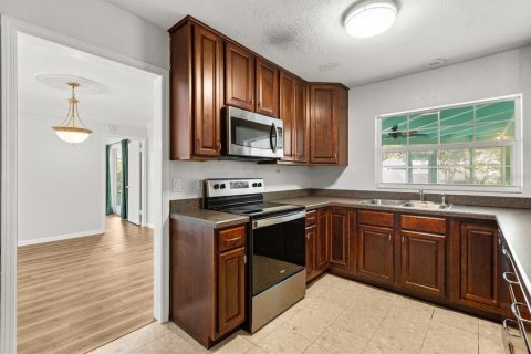 House in Winter Park, Florida 4 bedrooms, 192.87 sq.m. № 1817370 - photo 11