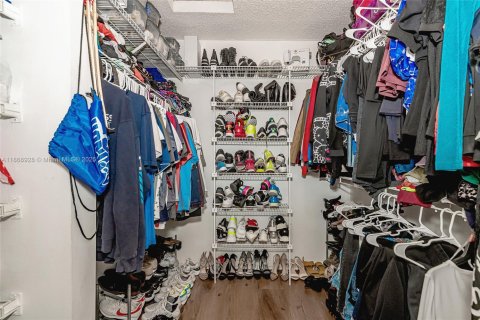 Купить виллу или дом в Корал-Спрингс, Флорида 4 спальни, 173.63м2, № 1895648 - фото 28