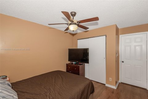 Купить виллу или дом в Корал-Спрингс, Флорида 4 спальни, 173.63м2, № 1895648 - фото 18