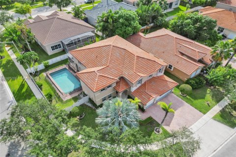 Casa en venta en Pembroke Pines, Florida, 5 dormitorios, 331.2 m2 № 1794125 - foto 4