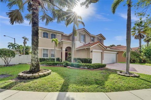 Casa en venta en Pembroke Pines, Florida, 5 dormitorios, 331.2 m2 № 1794125 - foto 1