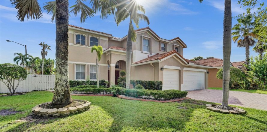 Casa en Pembroke Pines, Florida 5 dormitorios, 331.2 m2 № 1794125
